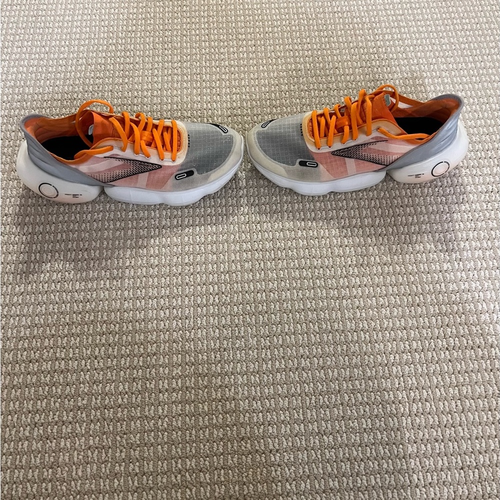 Brooks aurora